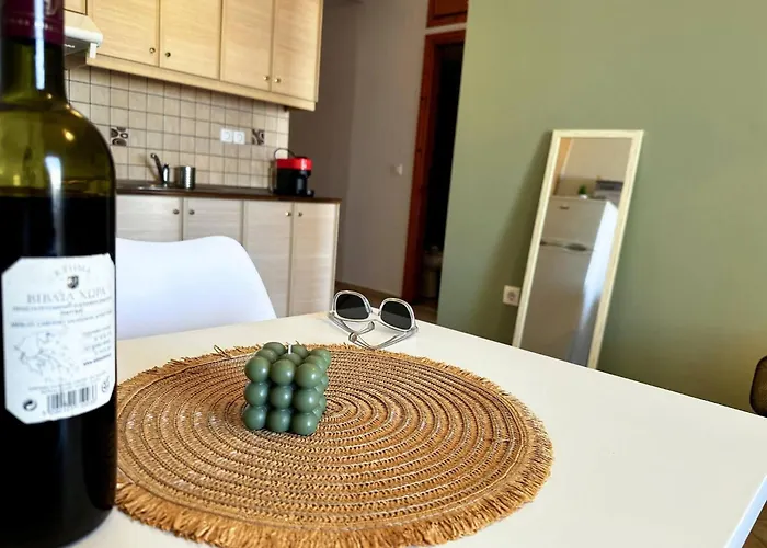 Son Of The - 20sec Walk To Apartment *